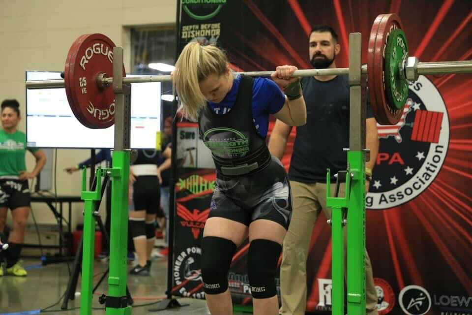 Female powerlifting: Muscle building, meal plans, & mindset.